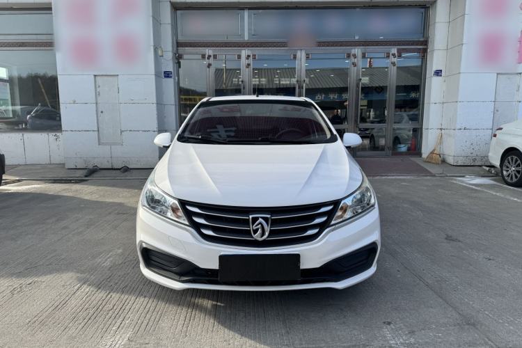 Used Baojun 310 2016 1.2L manual Comfort trim level