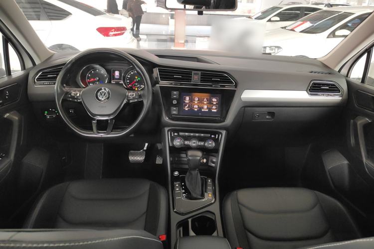 Used Volkswagen Tiguan L 2019 330TSI Automatic Two-Wheel Drive Panoramic Comfort Edition China VI Standard
