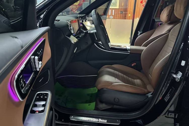 Used Mercedes-Benz GLC 2023 GLC 260 L 4MATIC Luxury Model 5 Seats
