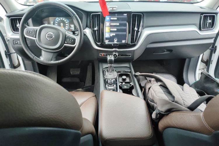 Used Volvo XC60 2019 T5 4x4 Smart Edition China VI Standard