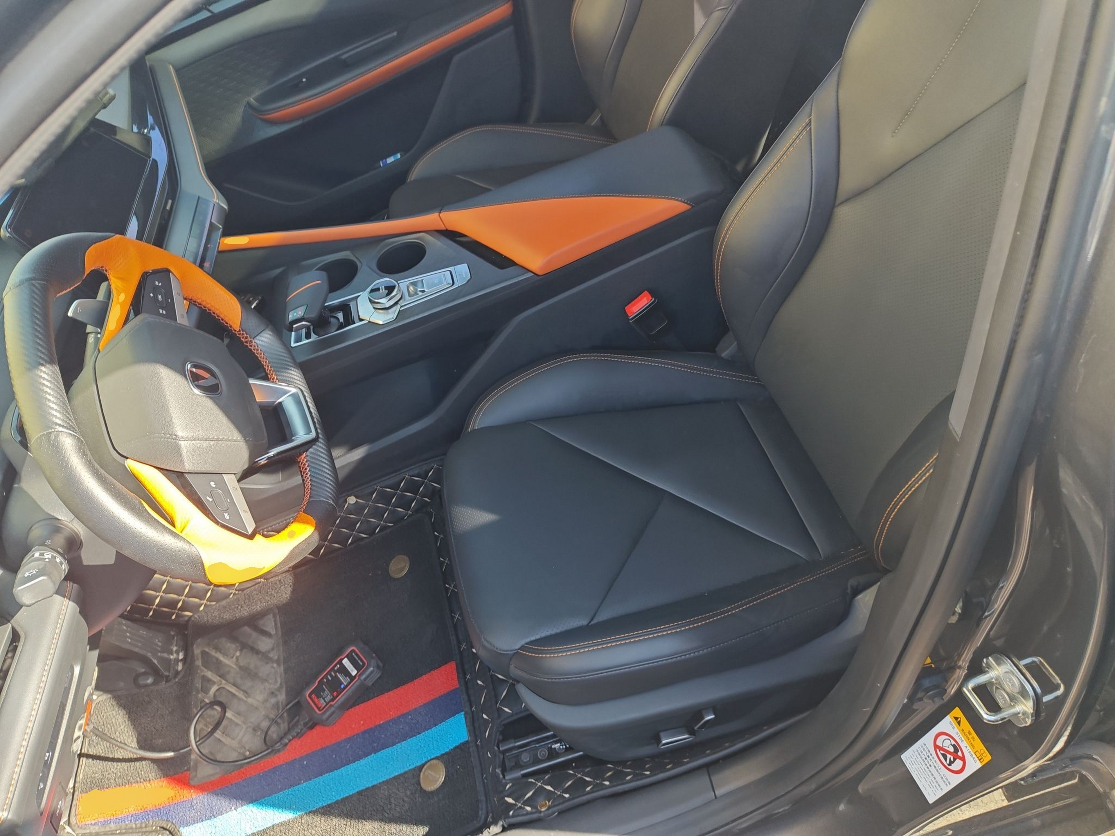 Переднее сиденье в автомобиле