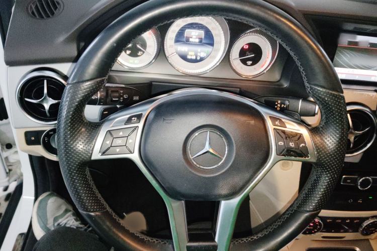 Used Mercedes-Benz GLK-Class 2015 GLK 260 4MATIC Dynamic Edition Ultimate Version
