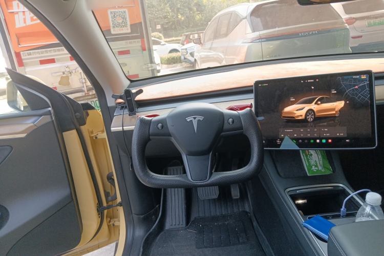 Used Tesla Model Y 2022 Long-Range All-Wheel-Drive Version
