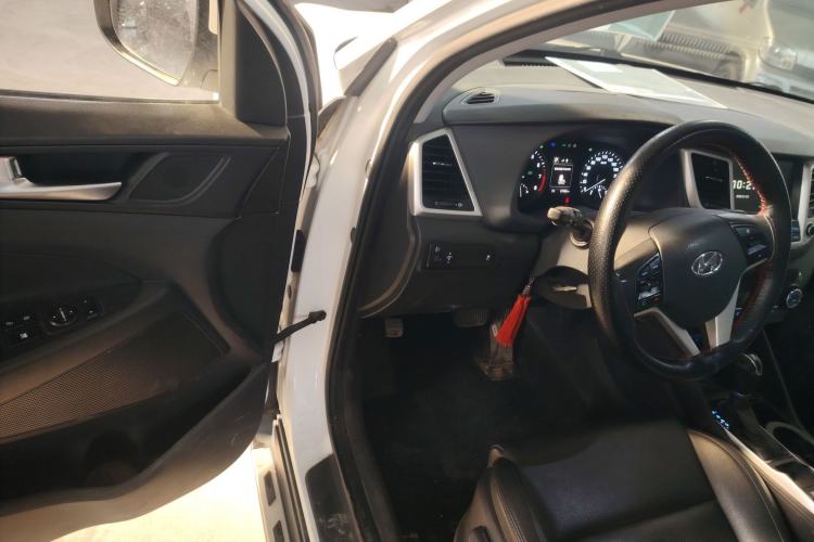 Used Hyundai Tucson 2015 1.6T Dual-Clutch Two-Wheel-Drive Smart Model