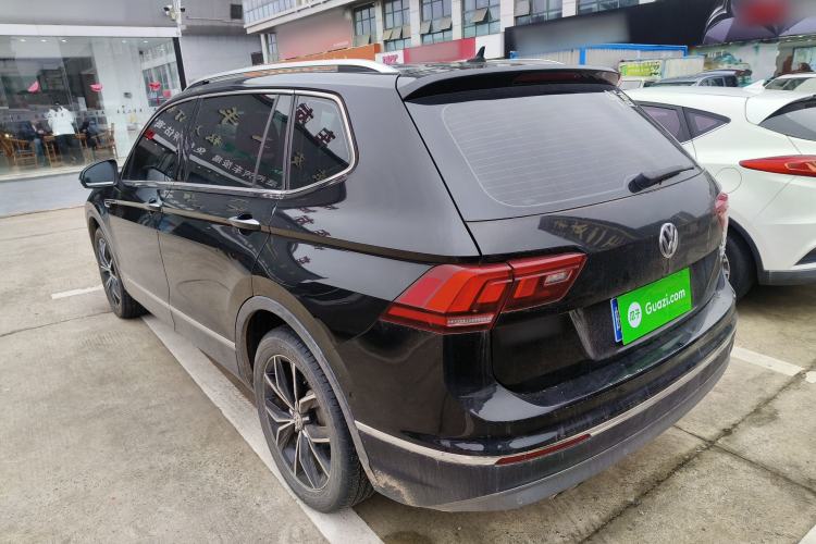 Used Volkswagen Tiguan L 2019 Revised 330TSI Automatic Two-Wheel Drive Smart & Luxury Edition China VI Standard
