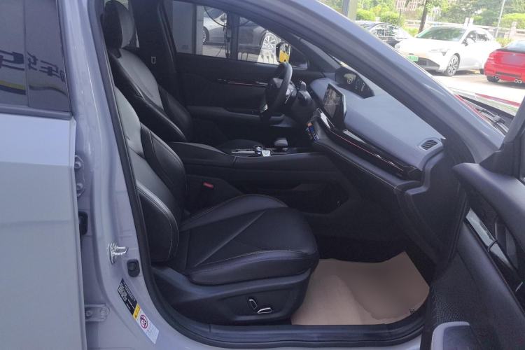 Used Changan UNI-V 2022 1.5T Prestige Version
