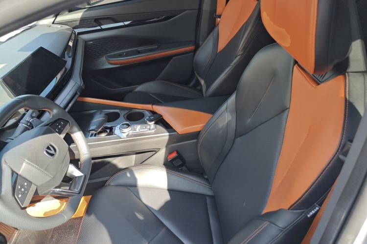 Used Changan UNI-V 2022 1.5T Smart Navigation Version
