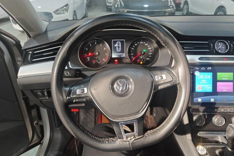 Used Volkswagen Magotan 2018 330TSI DSG Advanced Model
