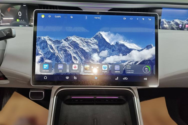 Used  11 2022 Long-Range Dual-Motor Luxury Edition 5 Seats
