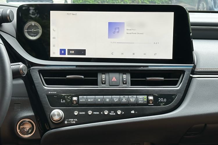 Used Lexus ES 2022 300h Excellence Edition
