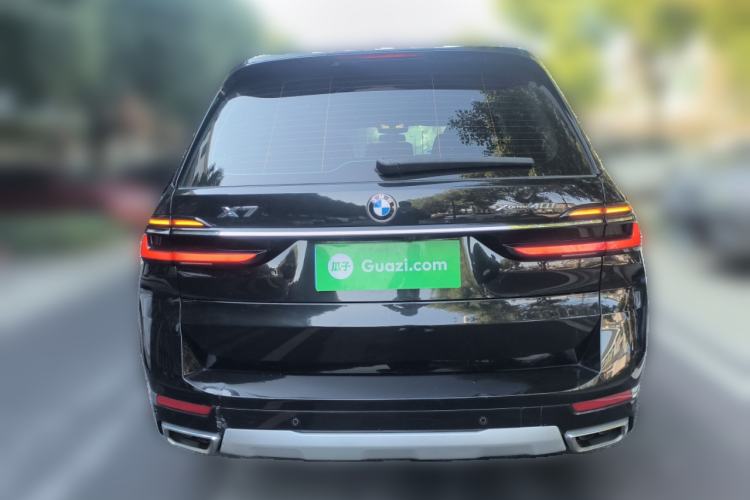 Used BMW X7 2023 xDrive40i Luxury Package with Leading Features
