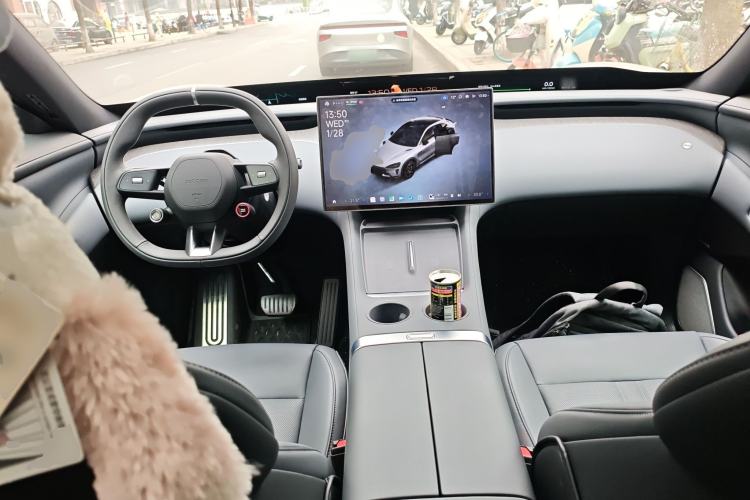 Used  YU7 2025 Ultra-Long Range Rear-Wheel Drive Version
