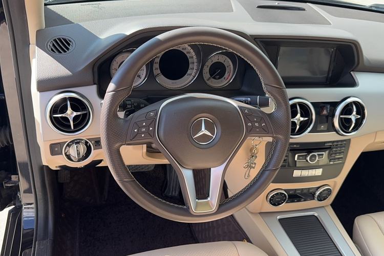 Used Mercedes-Benz GLK-Class 2014 GLK 260 4MATIC Dynamic Model
