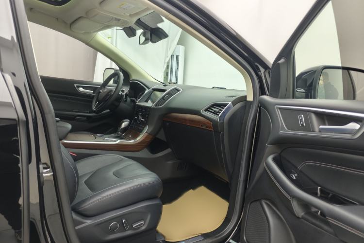 Used Ford Edge 2018 EcoBoost 245 Four-Wheel Drive Titanium 7-Seater
