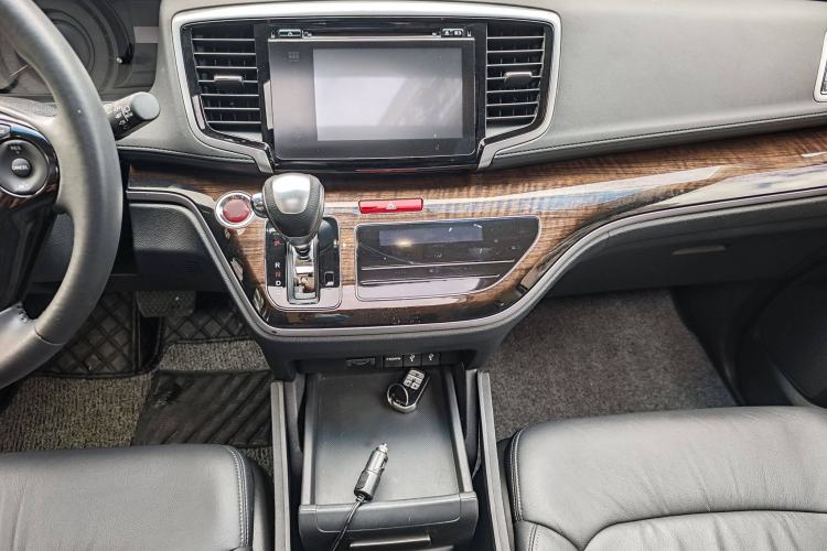 Used Honda Odyssey 2015 Updated Version 2.4L Smart Edition
