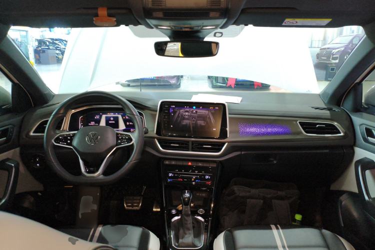 Used Volkswagen T-ROC 2023 300TSI DSG Two-Wheel-Drive Chen Guang Edition
