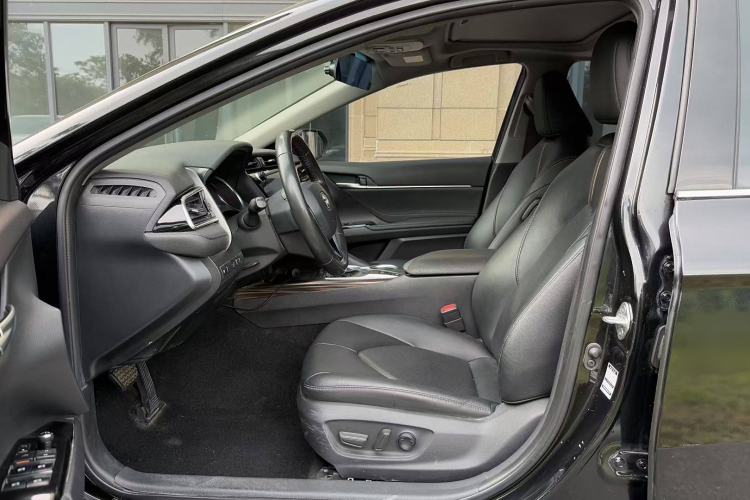 Used Toyota Camry 2019 Revised Version 2.0G Luxury Edition
