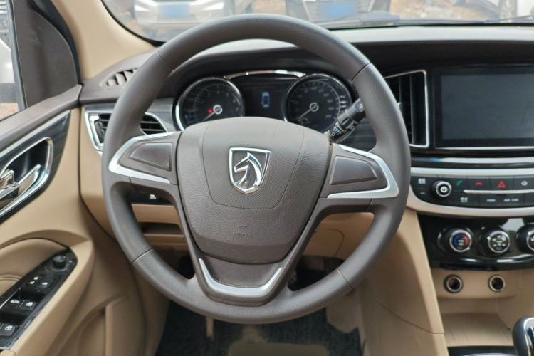 Used Baojun 730 2016 1.5L Manual Comfort Version 7 Seats China V Emission Standard
