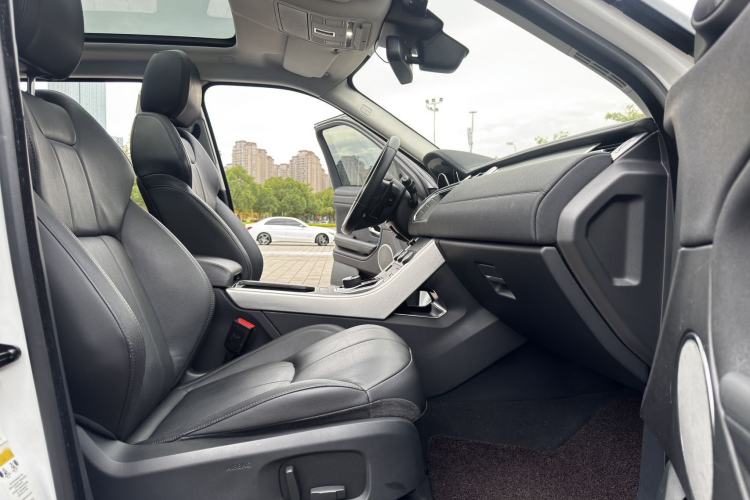 Used Land Rover Range Rover Evoque 2018 200PS PURE New Fashion Edition