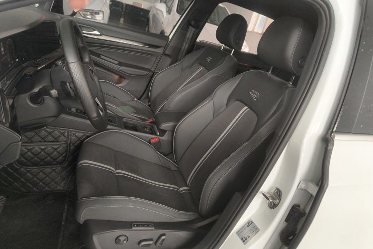 Used Volkswagen Golf 2023 Facelift 280TSI DSG R-Line Lite
