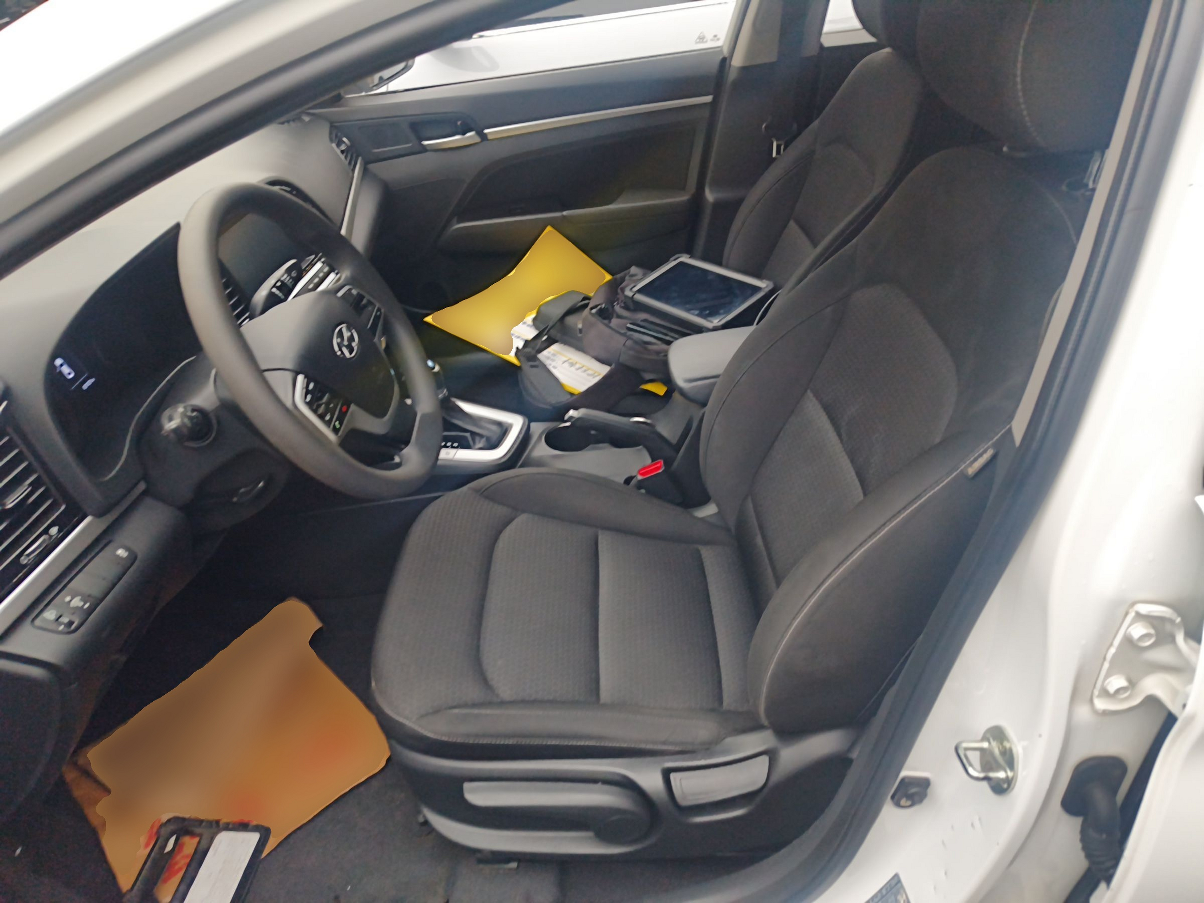 Переднее сиденье в автомобиле