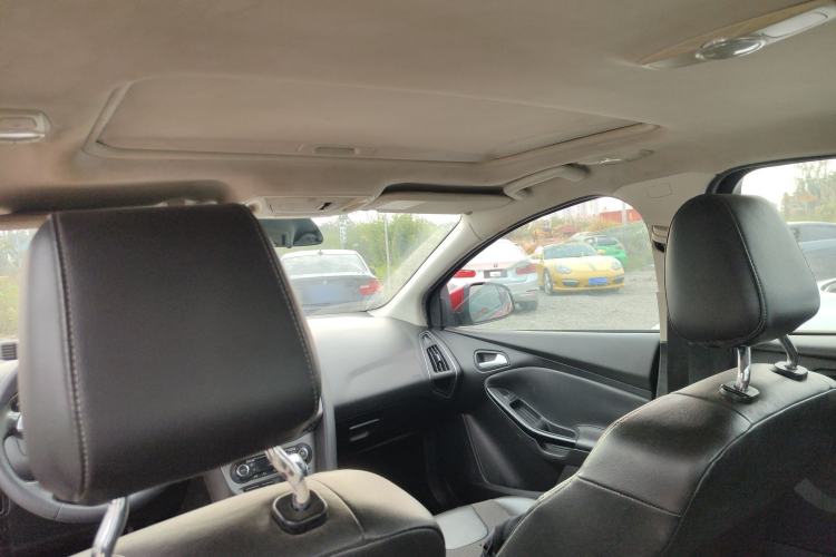 Used Ford Focus 2012 Sedan 1.6L Automatic Fashion Edition
