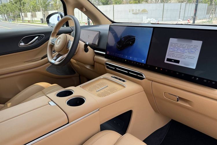 Used VOYAH Dream 2025 PHEV Four-Wheel Drive Prestige Kunpeng Edition
