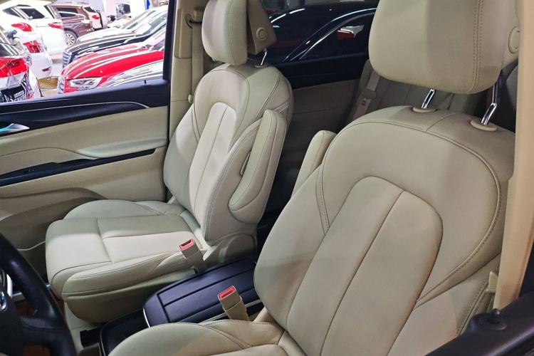 Used Buick GL8 2022 ES Landtrek 653T Luxury Edition