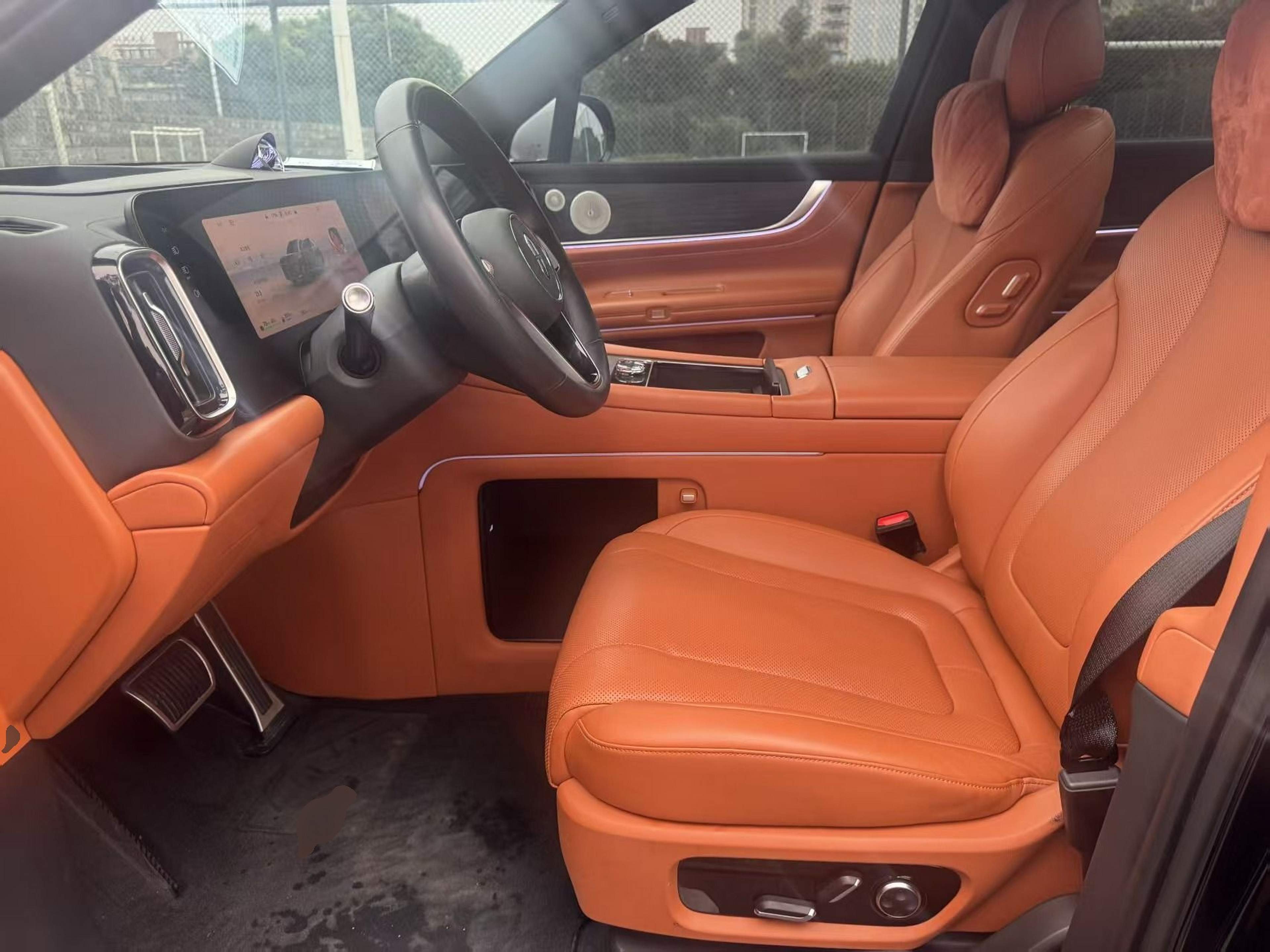 Переднее сиденье в автомобиле