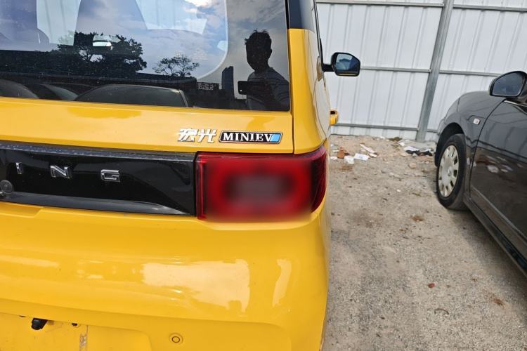 Used Wuling Hongguang MINIEV 2022 Macaron Premium Model – Lithium Ternary Battery
