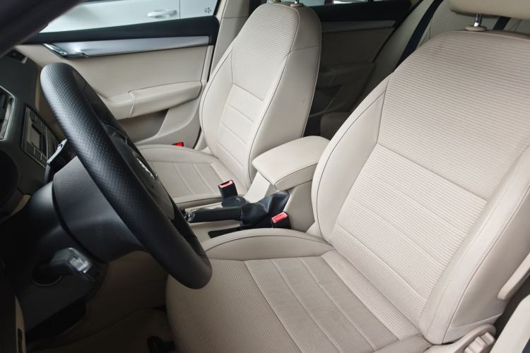 Used Skoda Octavia 2015 1.6L Manual Yijie Edition
