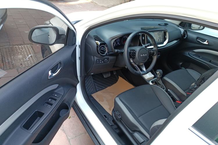 Used Kia kx1 Stonic 2021 1.4L CVT Fun Edition