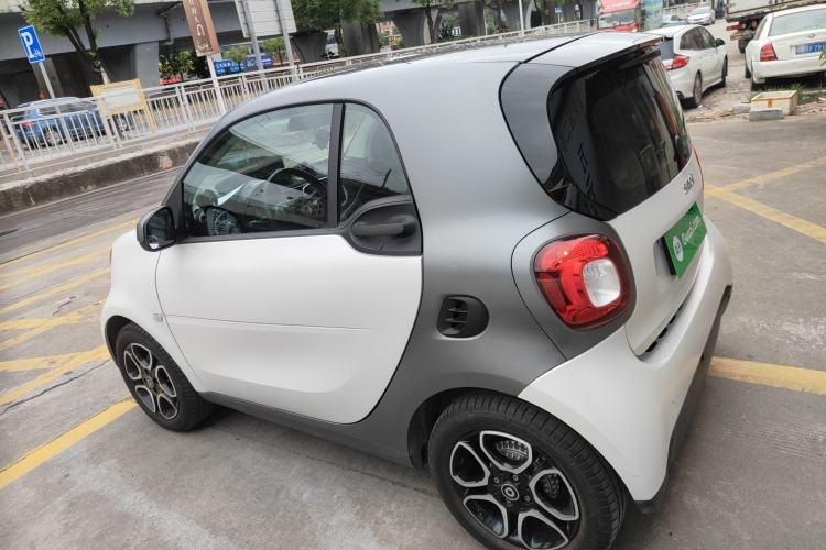 Used  fortwo 2018 0.9T 66kW Hardtop Pioneer Edition China V Emission Standard
