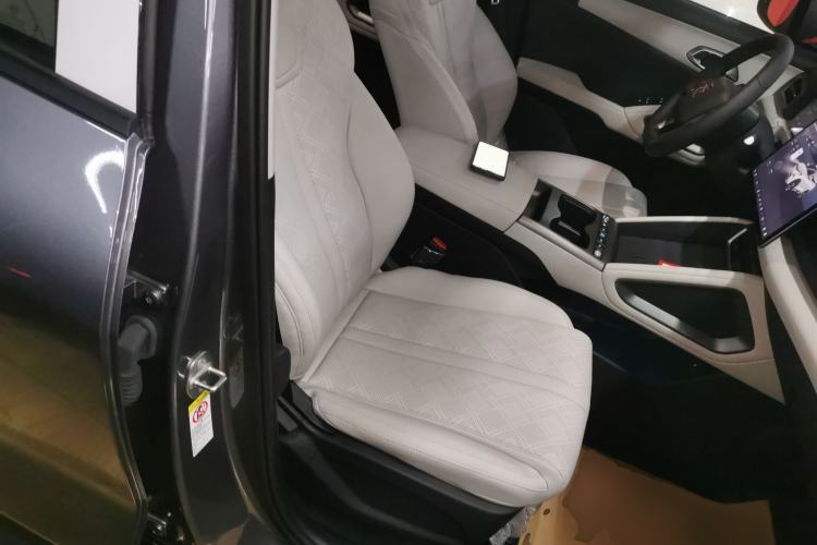 Used BYD Yuan UP 2025 Intelligent Driving Version 401 KM Dynamic Edition
