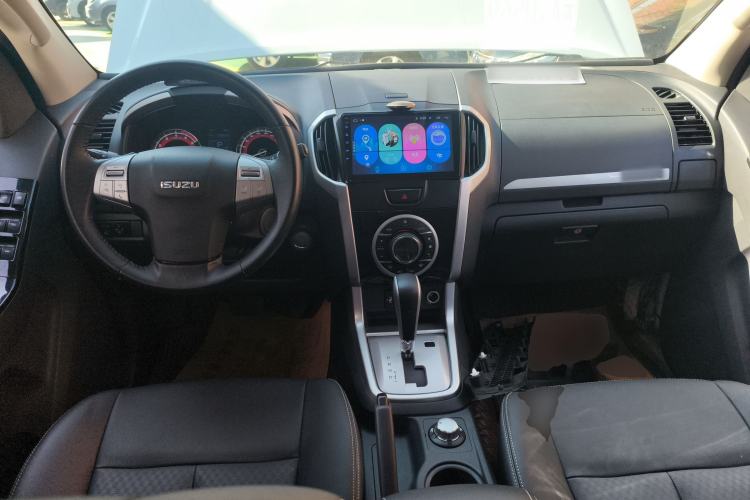 Used Isuzu mu-X 2017 3.0T Four-Wheel Drive Automatic Luxury 7-Seater China IV Standard