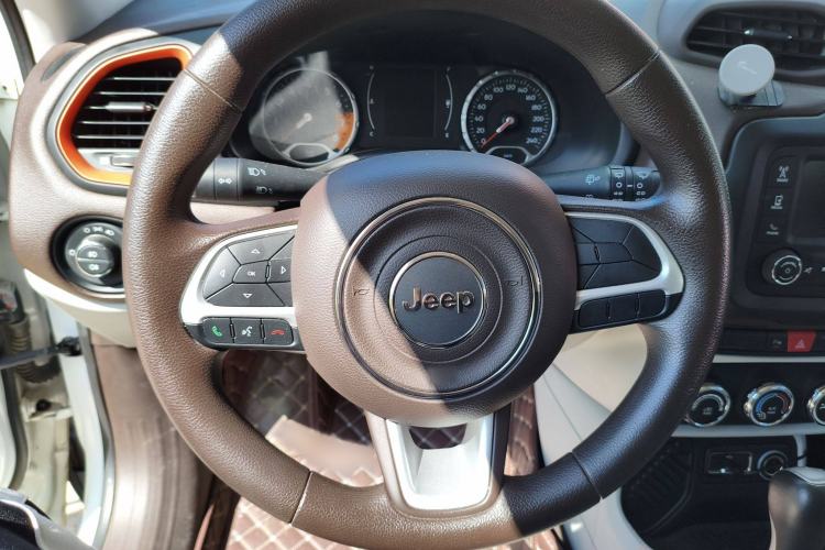 Used  Renegade 2016 1.4T Automatic High-Energy Version
