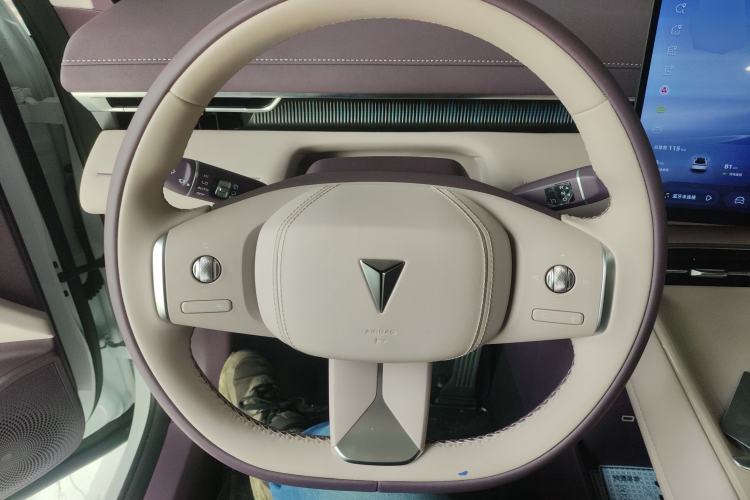 Used  S07 2026 230Ultra with Huawei Qiankun ADS SE Edition