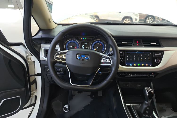 Used Geely Auto Vision X3 2019 Upgraded Model 1.5L Manual Elite Version