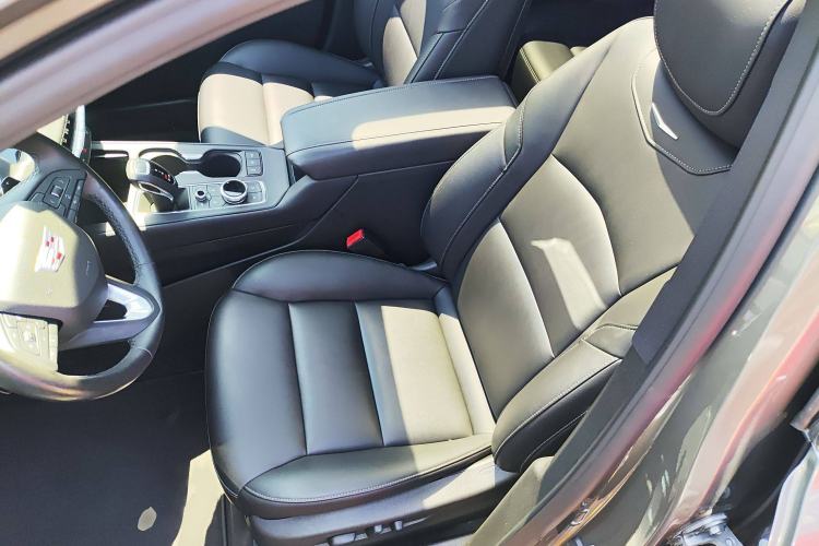 Used Cadillac XT4 2018 28T Two-Wheel Drive Leading Version
