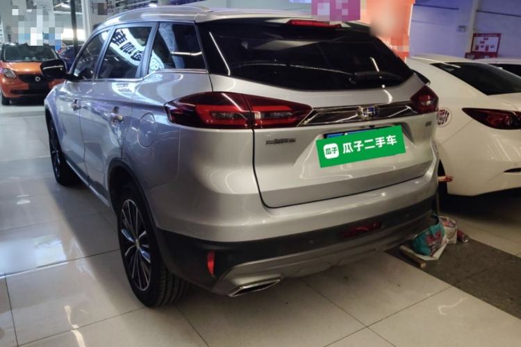 Used Geely Auto Emgrand X7 Sport 2018 1.8TD Automatic Two-Wheel Drive ZhiZun Model with 4G Connectivity
