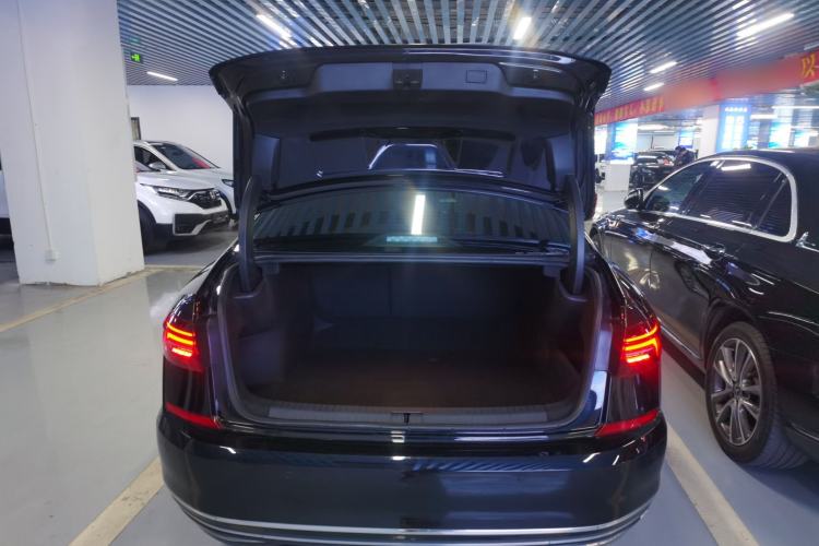 Used Volkswagen Passat 2020 Facelift 330TSI Elite Edition China VI Standard
