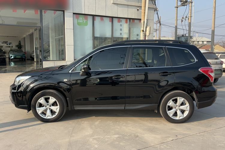 Used Subaru Forester 2014 2.0i Automatic Luxury Edition
