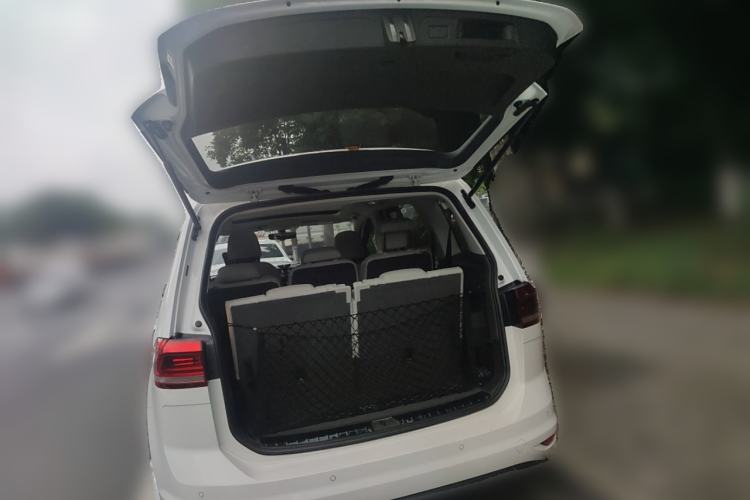 Used Volkswagen Touran 2018 Volkswagen Touran L 280TSI DSG Comfort Edition 7-seater
