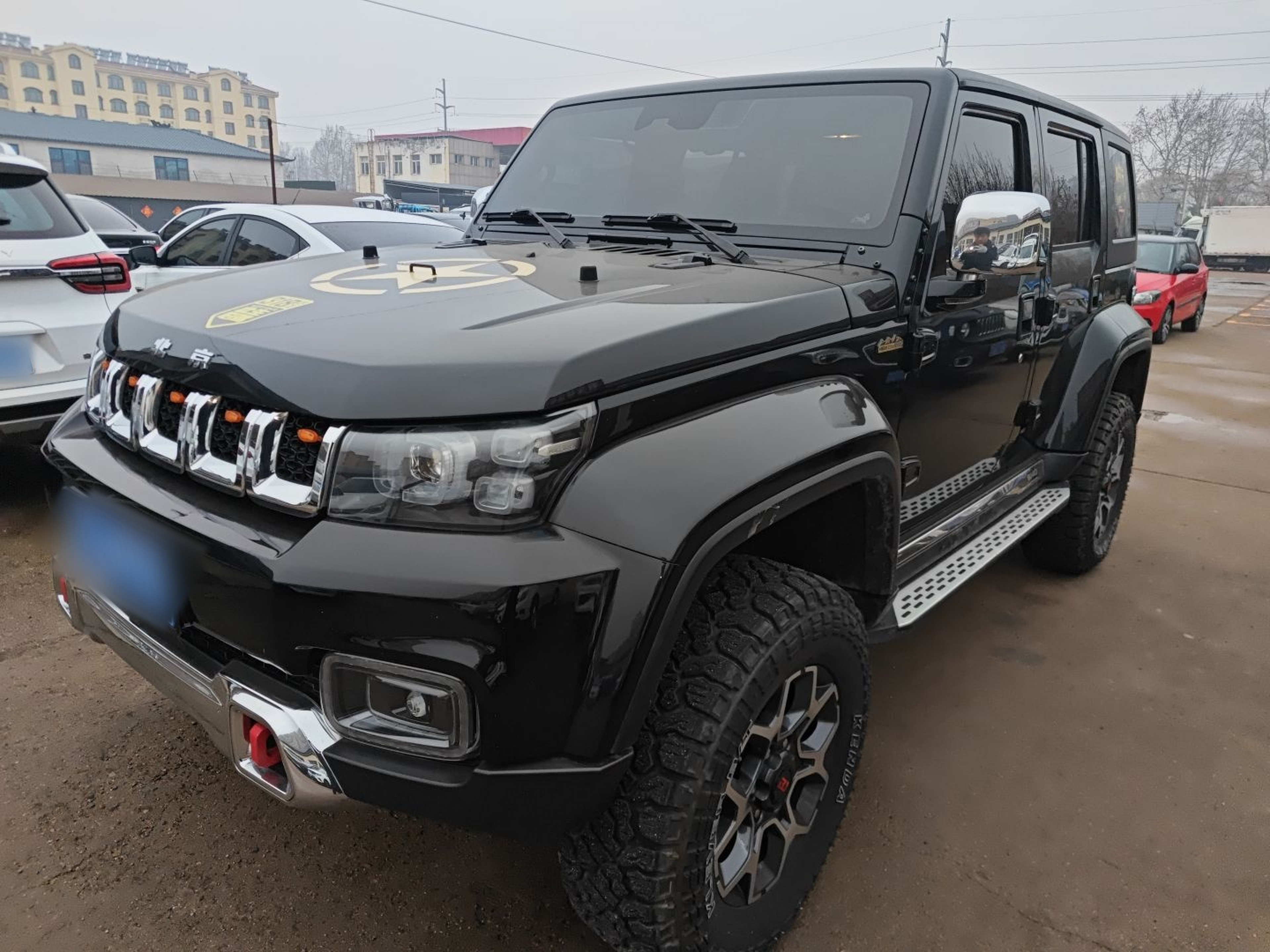 Под передней частью автомобиля