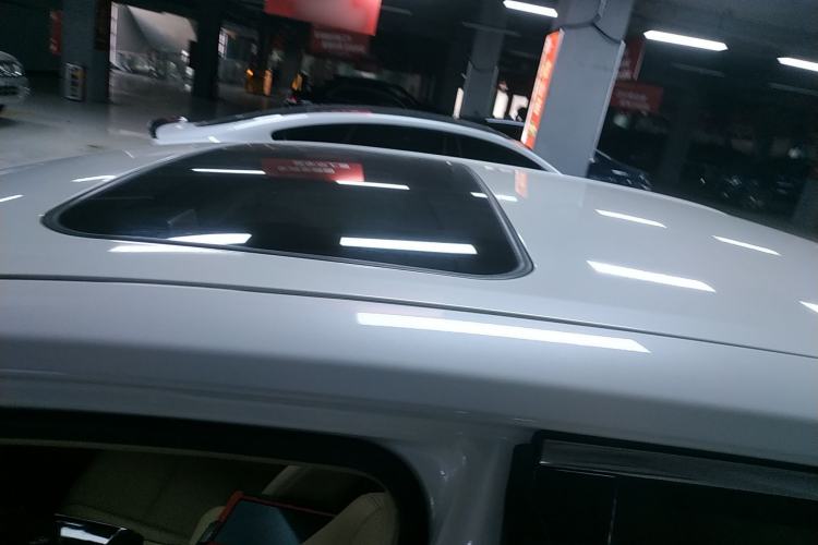 Used Toyota Camry 2015 Dual-Engine 2.5 HG Luxury Navigation Edition
