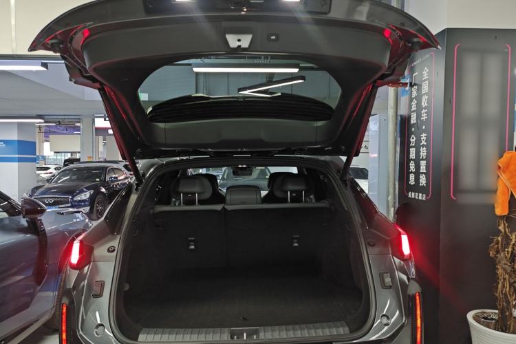 Used Lynk & Co 08 EM-P 2023 120km Long-Range Pro
