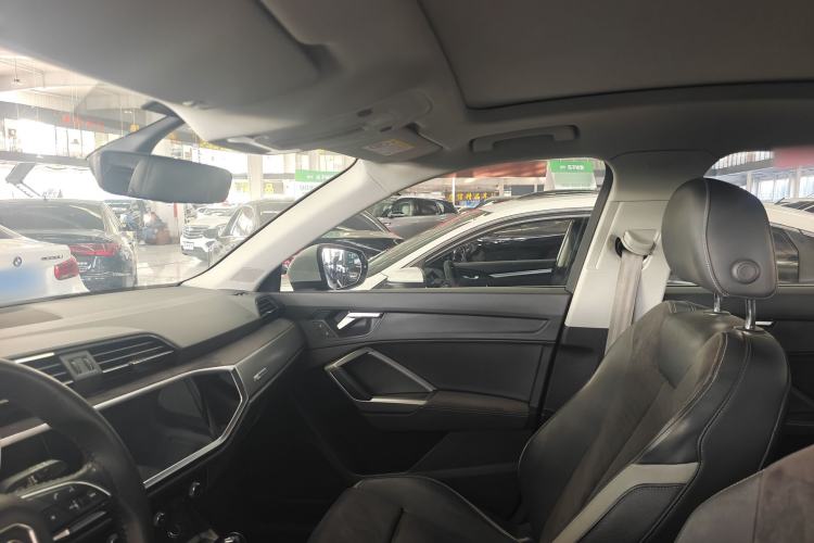 Used Audi Q3 2019 35 TFSI Advanced Dynamic Edition
