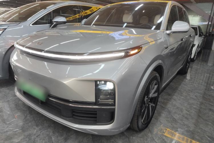 Used Li Auto L8 2023 Air model
