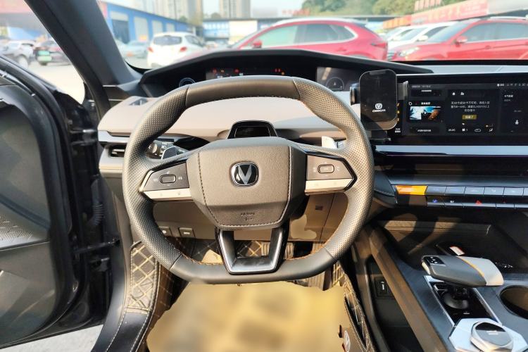 Used Changan UNI-V 2022 1.5T Prestige Version