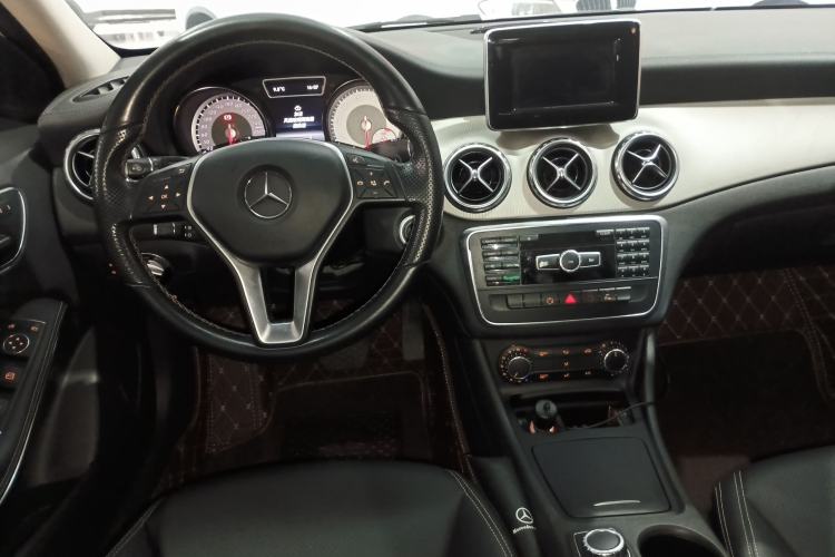 Used Mercedes-Benz GLA 2015 GLA 200 Fashion Model
